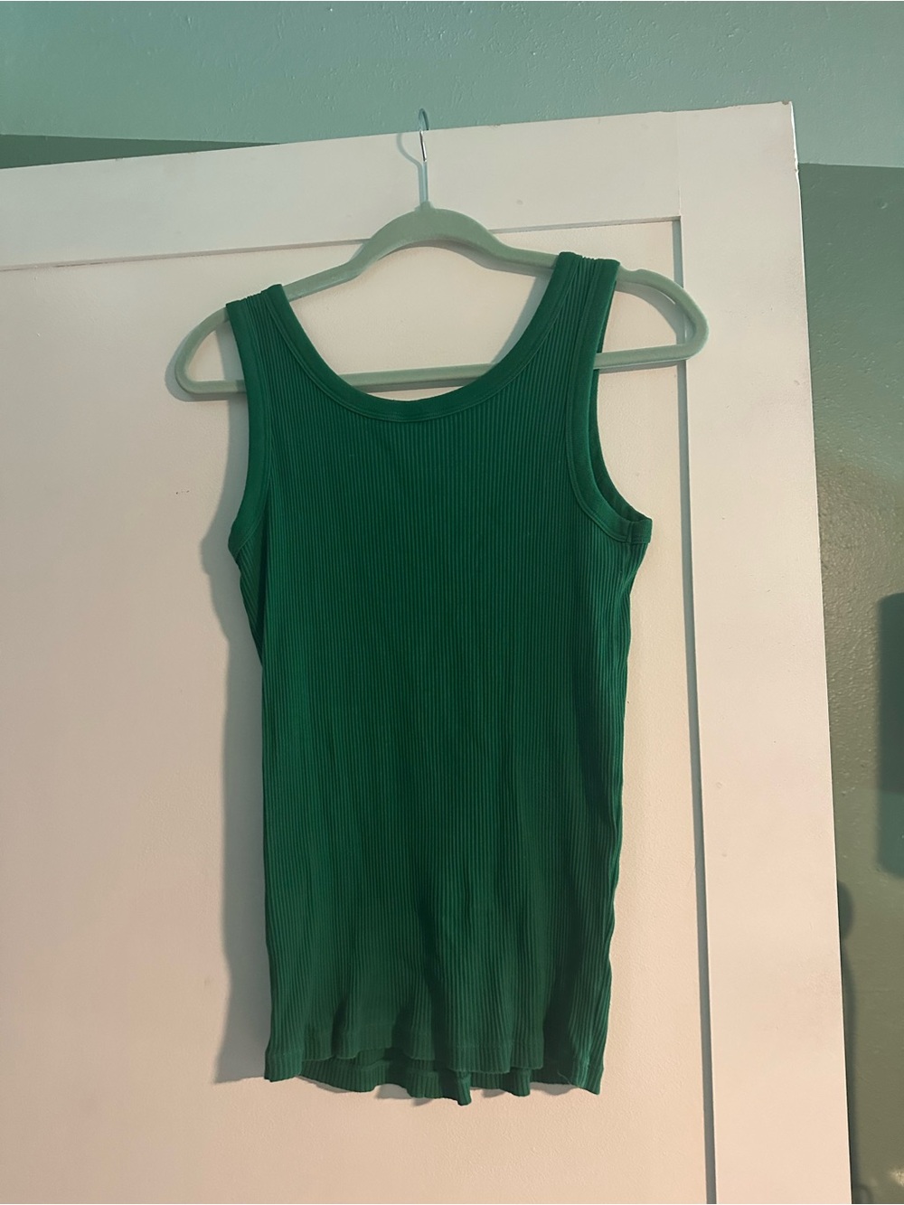 Uniqlo Emerald Green Ribbed Tank Top - Women's Sleeveless Knit - Picture 3 of 3